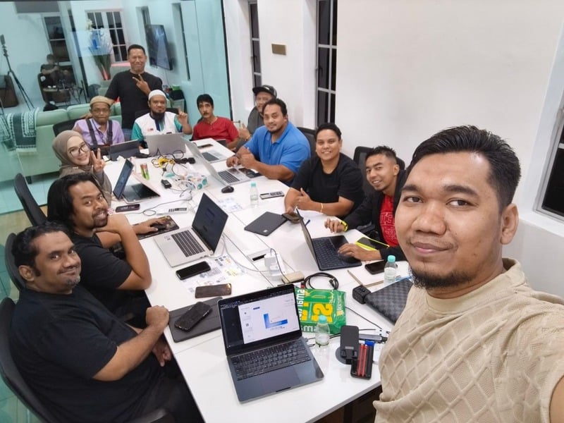 Small group coaching and mentoring session